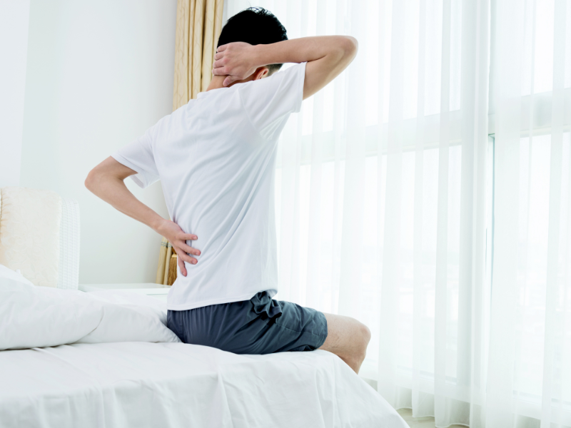 aliviar dolor de espalda al despertar
